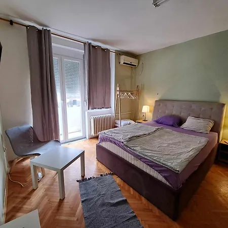 Station Private * Belgrad